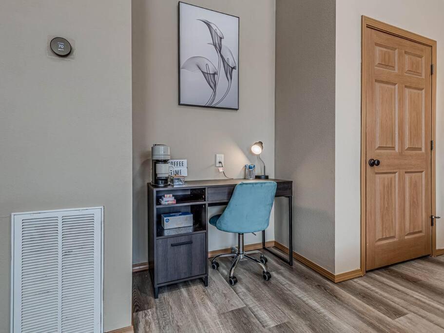 Deluxe Studio In Historic Downtown Building! Бартелсвілль Екстер'єр фото